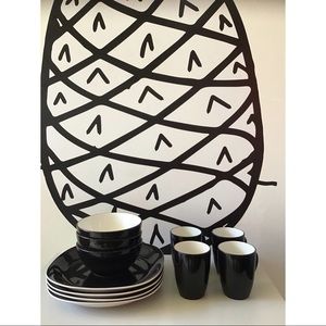 Dinnerware Set